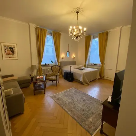 Uhland Apartment