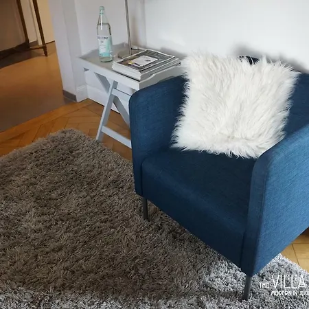Uhland Apartment *